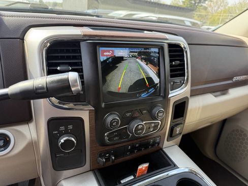 Used 2018 RAM 2500 Laramie w/ Snow Chief Group image 16