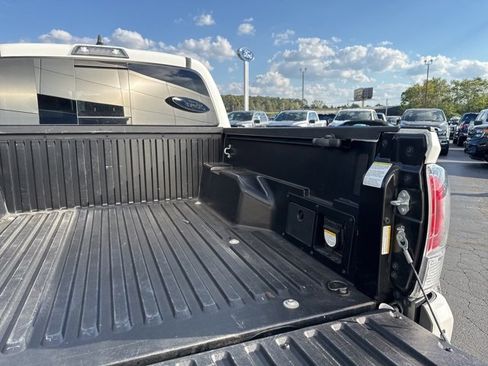 Used 2023 Toyota Tacoma TRD Off-Road image 36