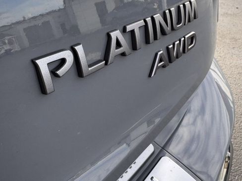 Used 2025 Nissan Rogue Platinum w/ Platinum Premium Package image 9