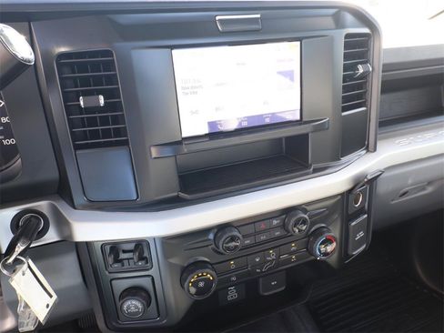 New 2026 Ford F250 XL w/ XL Chrome Package image 19