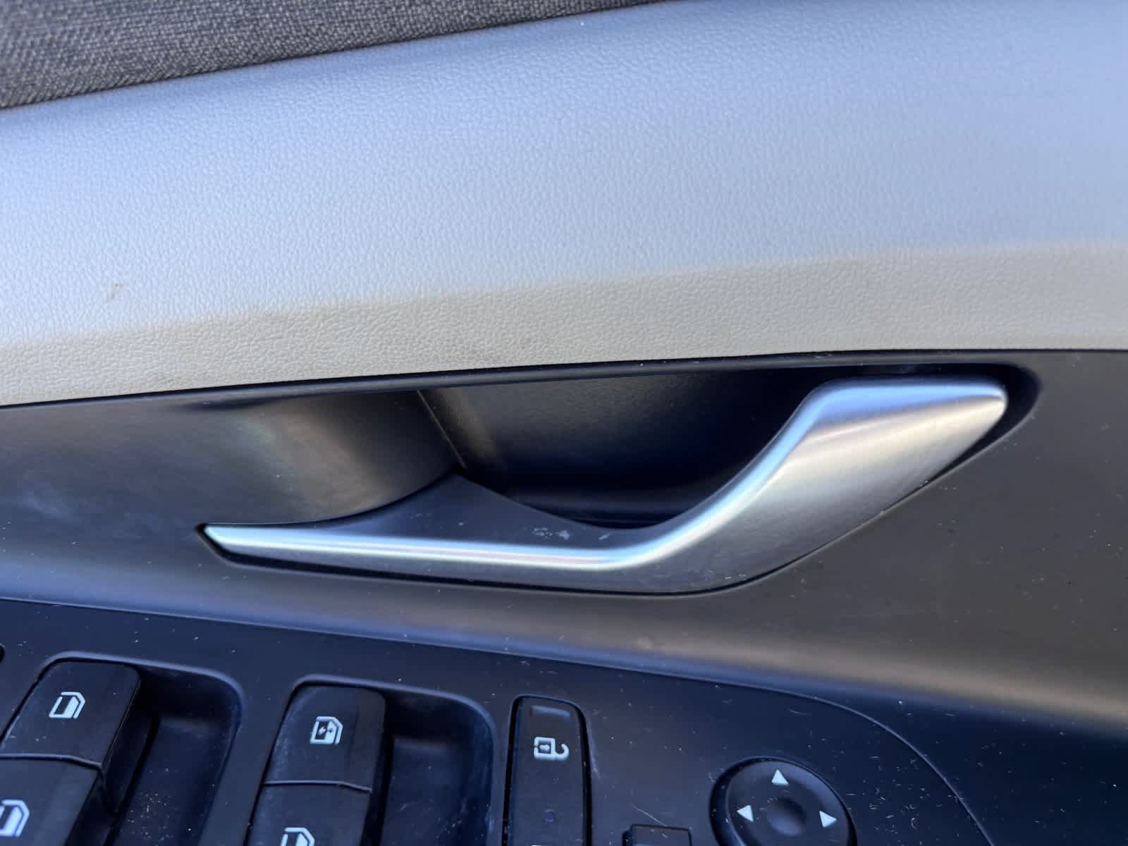Used 2022 Hyundai Elantra Limited FWD image 11