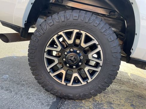 Used 2025 RAM 2500 Limited AWD/4WD image 12