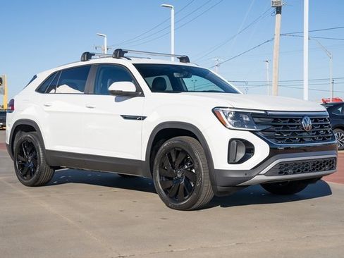 New 2026 Volkswagen Atlas Cross Sport SE image 8