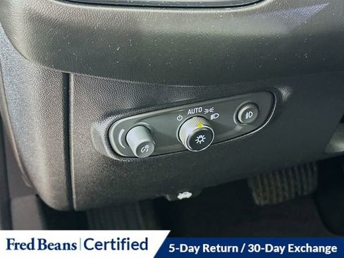 Used 2019 Chevrolet Equinox Premier FWD image 12