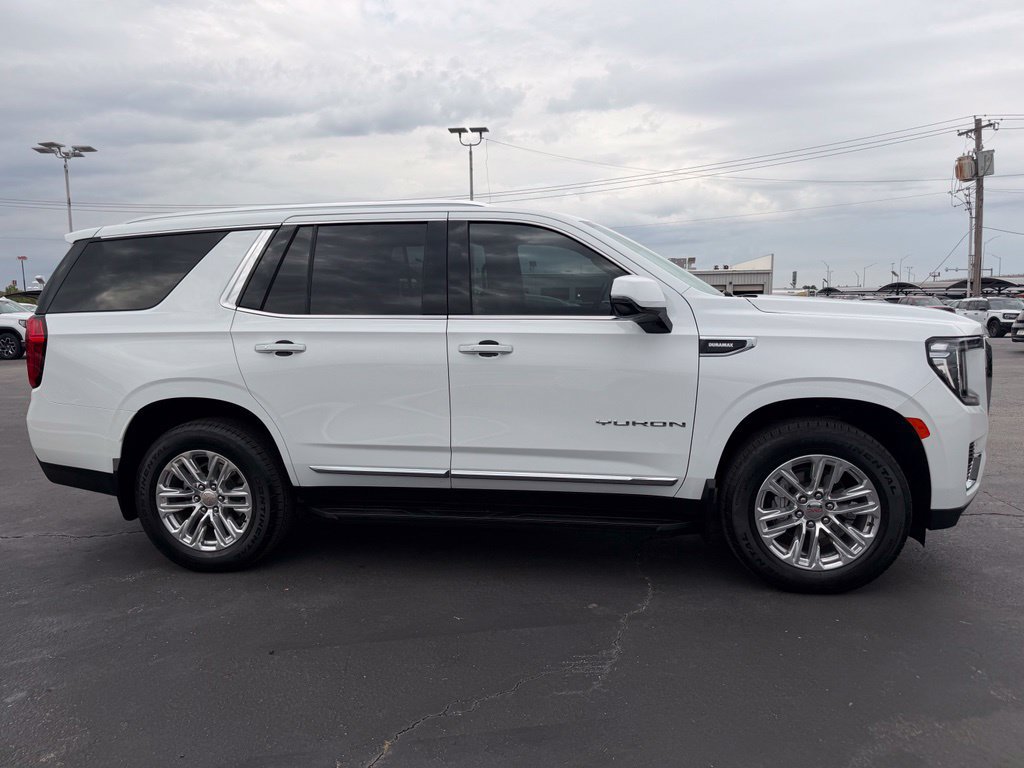 Used 2024 GMC Yukon SLT w/ SLT Luxury Package AWD/4WD image 4
