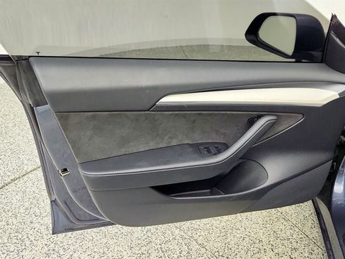 Used 2022 Tesla Model 3 image 11
