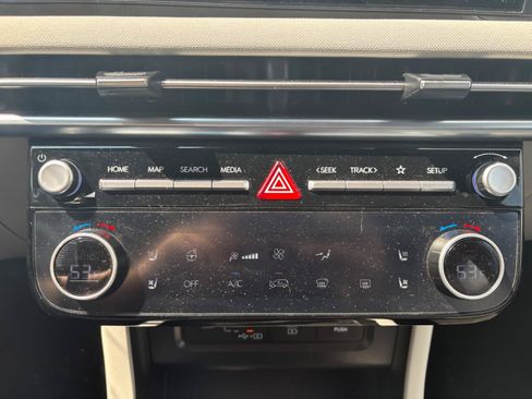 Used 2025 Hyundai Tucson Limited FWD image 27