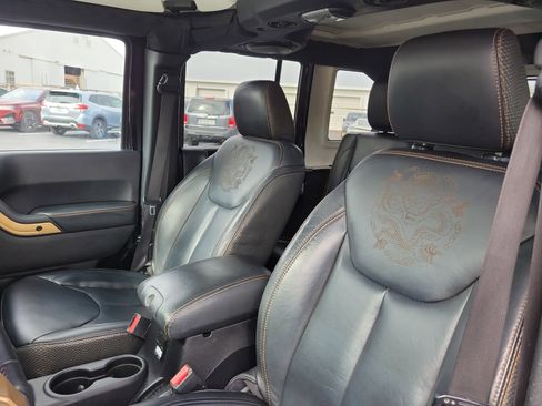 Used 2014 Jeep Wrangler Unlimited Sahara image 19