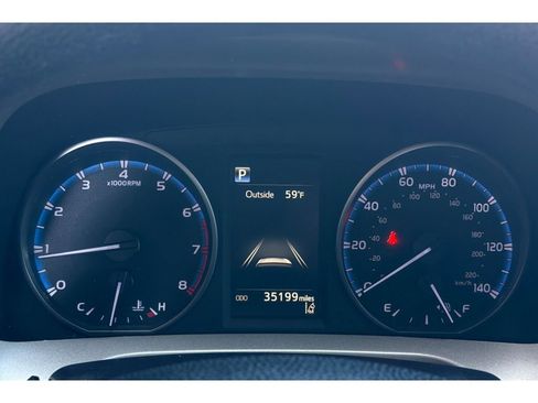 Used 2018 Toyota RAV4 LE w/ All Weather Liner Package FWD image 27