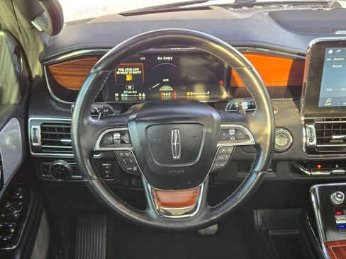 Used 2019 Lincoln Navigator Reserve image 22