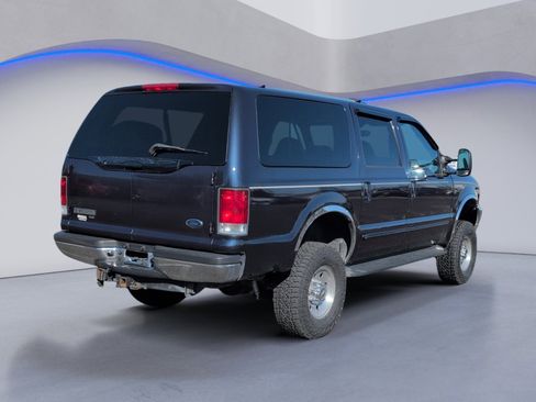 Used 2000 Ford Excursion XLT image 3