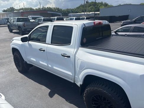Used 2024 Chevrolet Colorado W/T RWD image 5