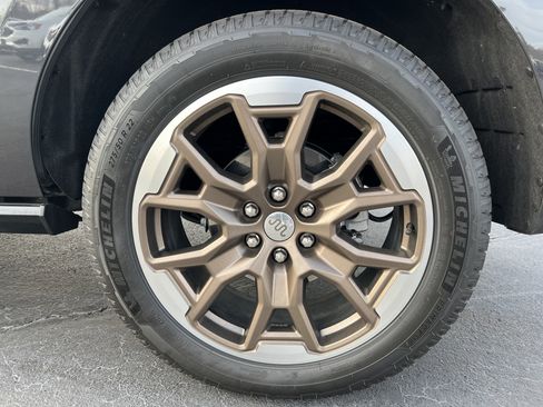 Used 2025 Ford Expedition King Ranch image 23