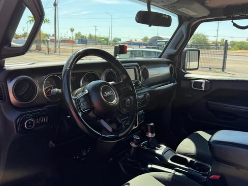 Used 2020 Jeep Gladiator Sport w/ Quick Order Package 24S AWD/4WD image 17