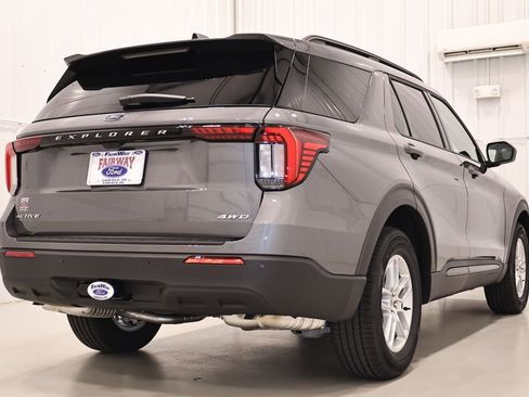 New 2026 Ford Explorer Active AWD/4WD image 9