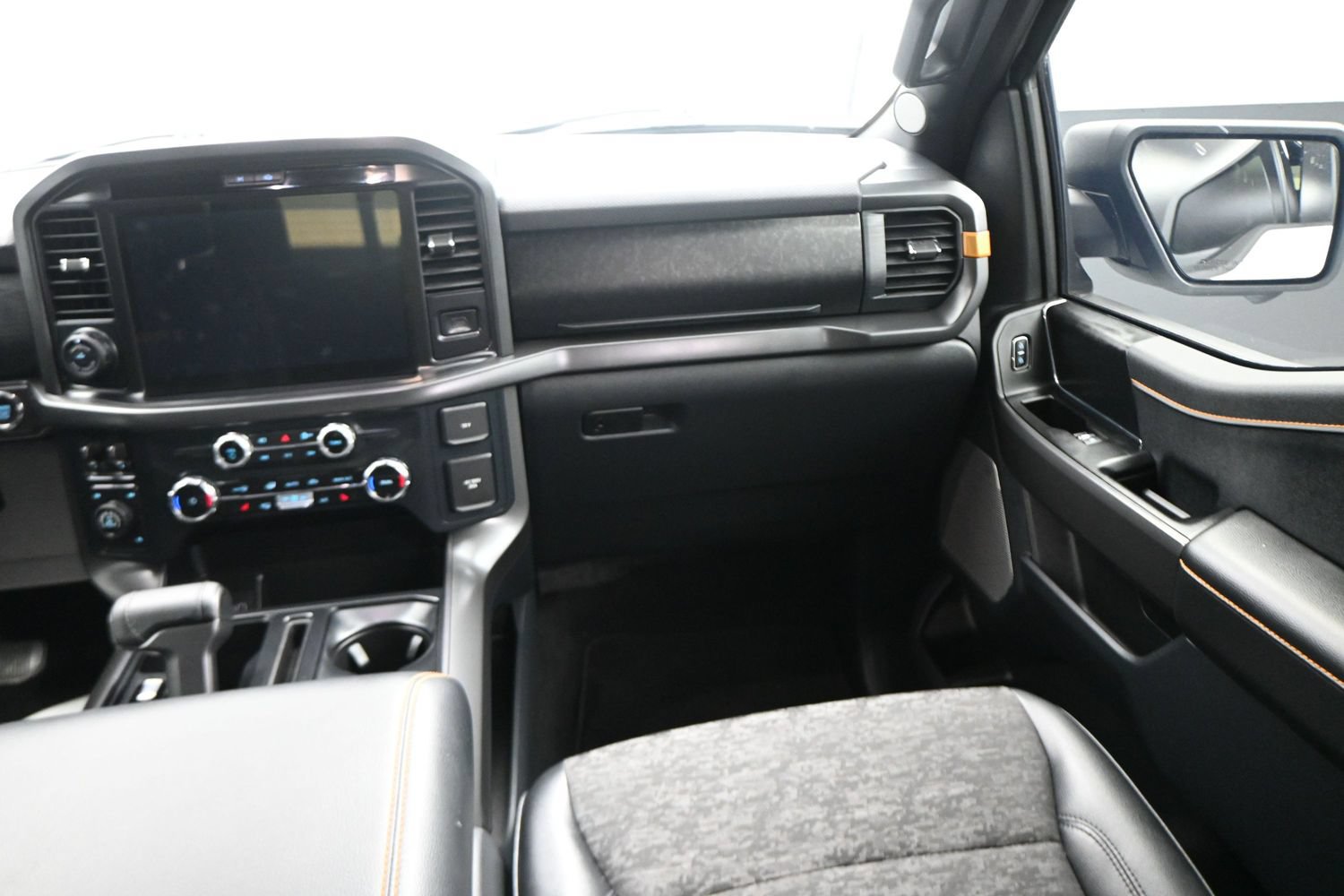 Certified 2025 Ford F150 Tremor w/ Tow/Haul Package AWD/4WD image 13