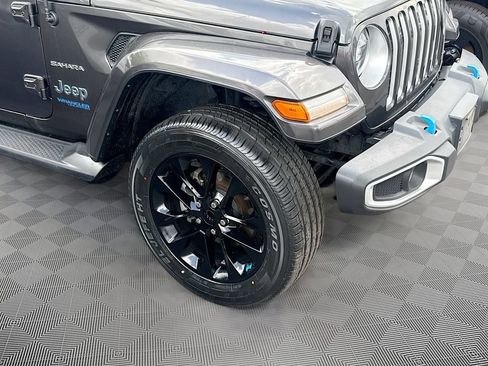 Used 2022 Jeep Wrangler Unlimited Sahara AWD/4WD image 5