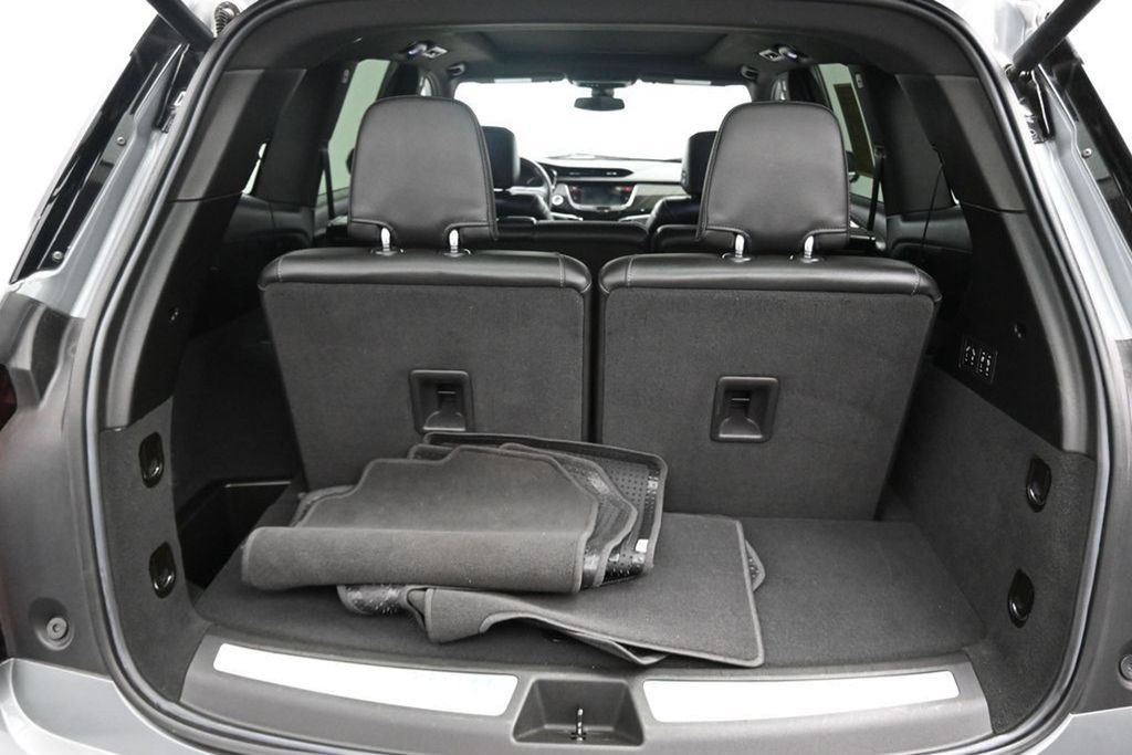 Used 2023 Cadillac XT6 Premium Luxury FWD image 11