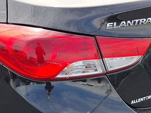 Used 2011 Hyundai Elantra GLS w/ Preferred Equipment Pkg 3 FWD image 13