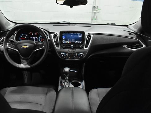 Used 2022 Chevrolet Malibu LT FWD image 5