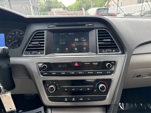 Used 2016 Hyundai Sonata SE FWD image 14
