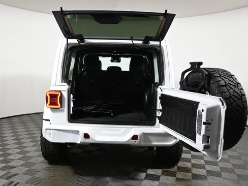 Used 2021 Jeep Wrangler Unlimited Sahara image 33