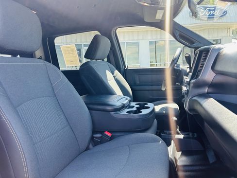 Used 2024 RAM 3500 Tradesman w/ Chrome Appearance Group image 13