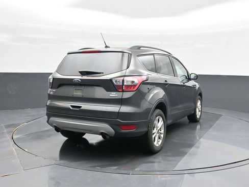 Used 2018 Ford Escape SE image 4