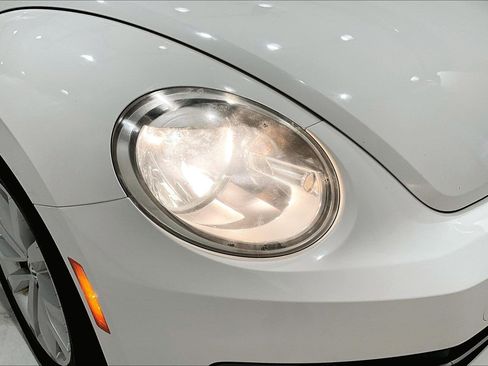 Used 2014 Volkswagen Beetle TDI image 28