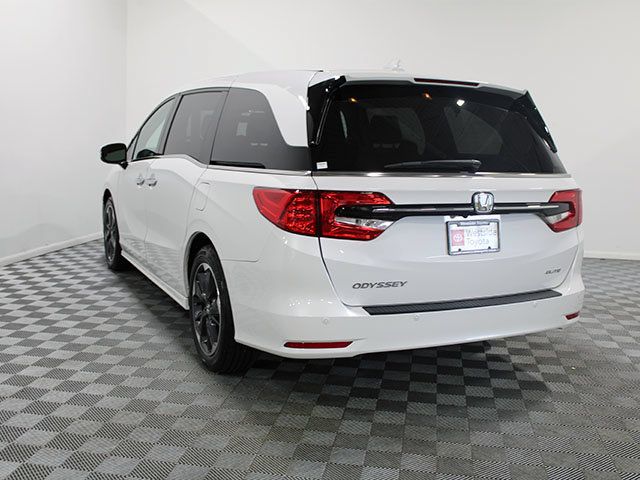 Used 2024 Honda Odyssey Elite image 4