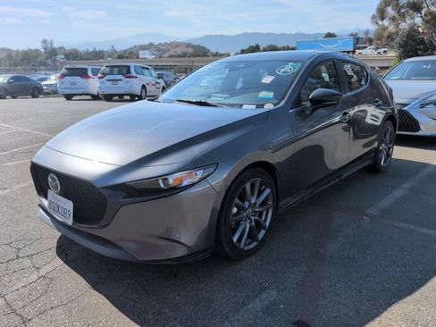 Used 2020 MAZDA MAZDA3 Hatchback w/ Preferred Package FWD image 1