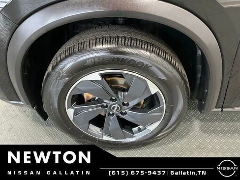 Used 2024 Nissan Rogue SV w/ SV Premium Package AWD/4WD image 40