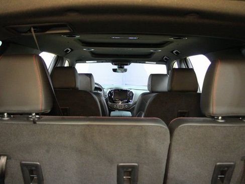 Used 2024 Chevrolet Traverse RS image 17