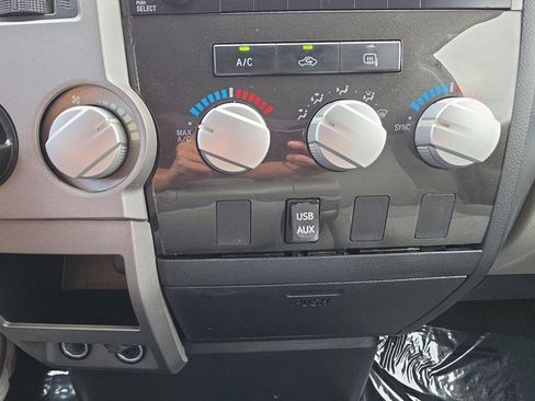 Used 2013 Toyota Tundra 2WD Double Cab image 18