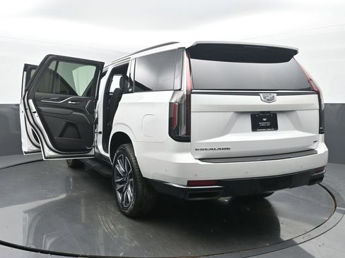 Used 2022 Cadillac Escalade Sport AWD/4WD image 58