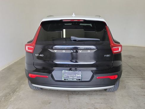 Used 2020 Volvo XC40 T5 Momentum w/ Protection Package Premier AWD/4WD image 6