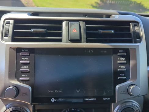 Used 2020 Toyota 4Runner SR5 Premium w/ Moonroof Package AWD/4WD image 19