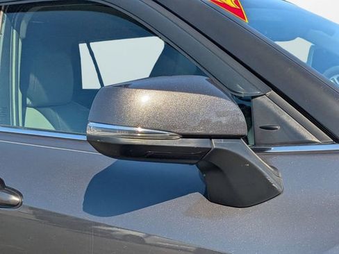 Used 2022 Toyota Highlander XLE image 11