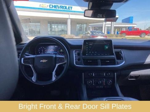 Used 2023 Chevrolet Suburban Premier image 21