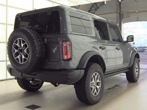Used 2025 Ford Bronco Badlands image 5