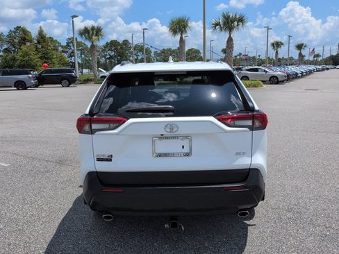 Used 2024 Toyota RAV4 XLE w/ Convenience Package FWD image 6