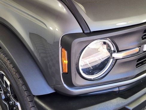 Used 2025 Ford Bronco 4-Door AWD/4WD image 10