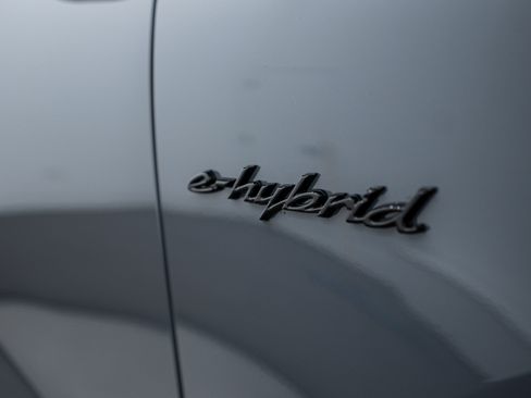 New 2026 Porsche Cayenne S image 25