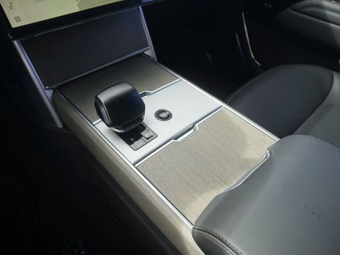 New 2026 Land Rover Range Rover SV image 14