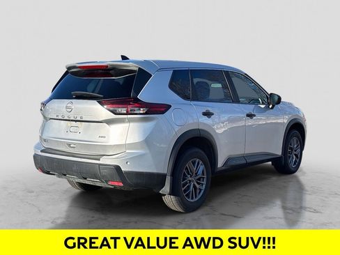 Used 2024 Nissan Rogue S image 5