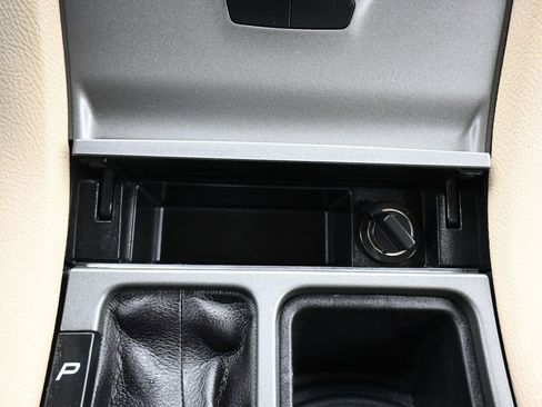 Used 2018 Ford Taurus SE image 19