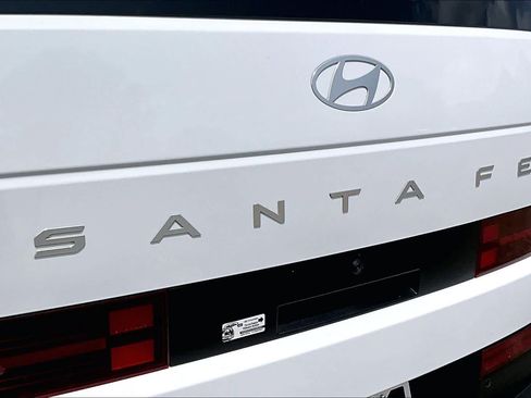 Used 2025 Hyundai Santa Fe SE FWD image 28