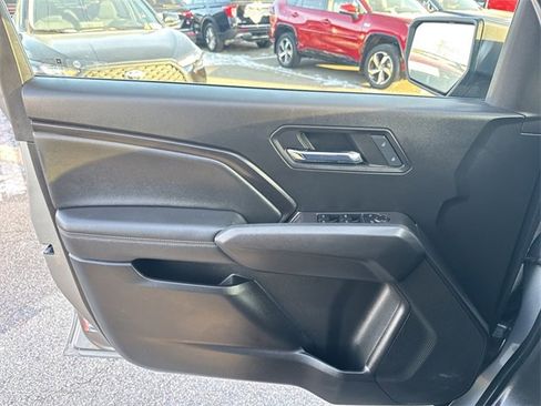 Used 2023 Chevrolet Colorado LT w/ LT Convenience Package image 32