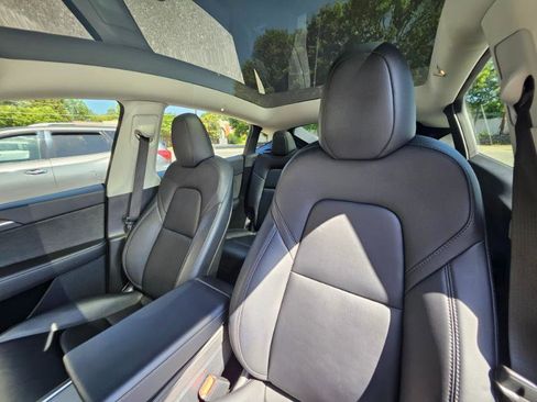 Used 2023 Tesla Model Y Long Range AWD/4WD image 35