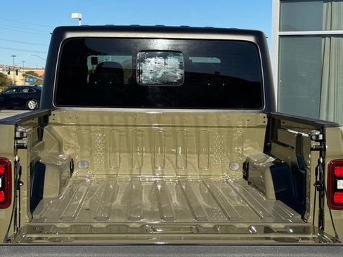 New 2026 Jeep Gladiator Willys image 12